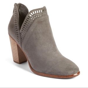 NWOT Vince Camino Fileana Split Shaft Bootie 8.5